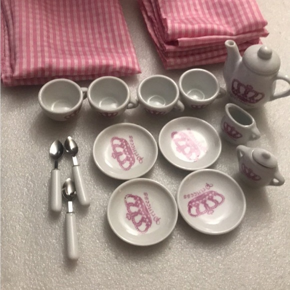 Princess 22 Pcs Porcelain Tea Set for girls - Picture 3 of 7